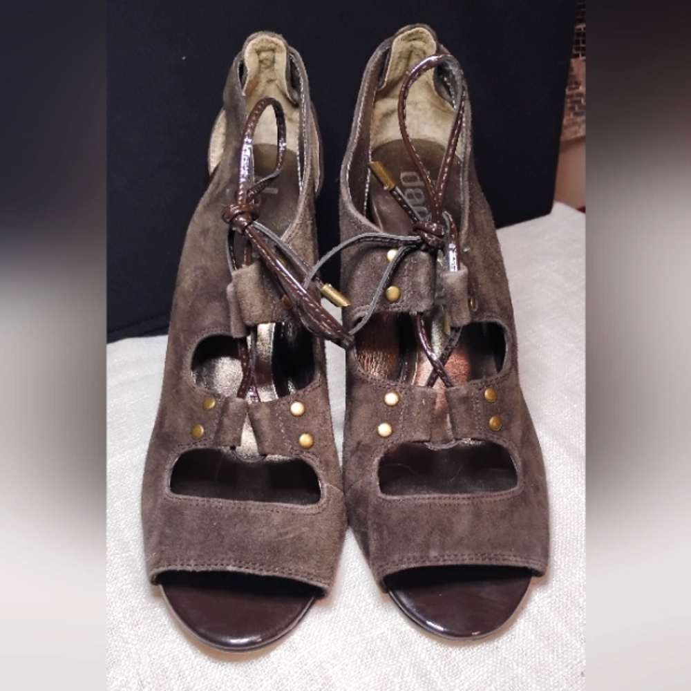 Daniblack Brown Suede lace-up heel booties